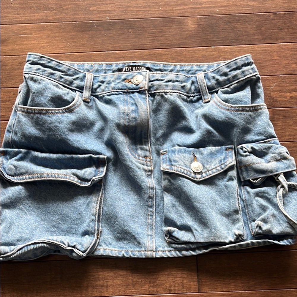 Blue Denim Steve Madden Cargo Skirt size 4 new without tags